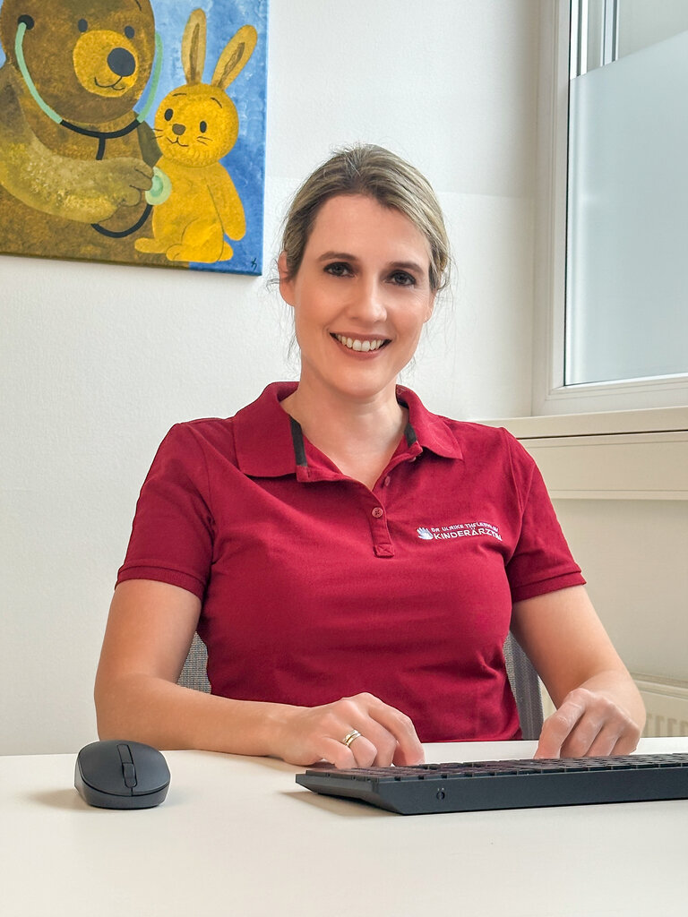 Dr. Ulrike Thelesklav